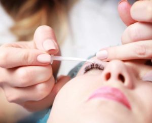 Why Lash Lift is better than Lash Extensions for Longer Natural Lashes