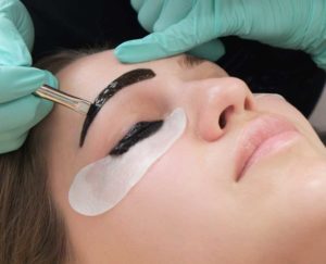 Eyelash Tinting – A Well-known Treatment That Comes With Many Benefits