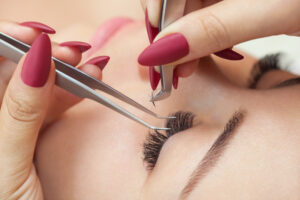 Volume Lash Extensions–A Guideline To Must Have Tools & Support For It