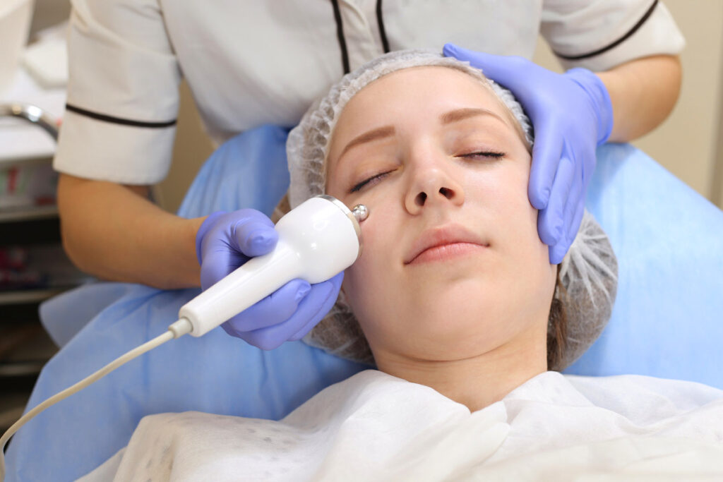 Galvanic Facial Treatment – An Iontophoresis Procedure That Is The Latest Skin Therapy