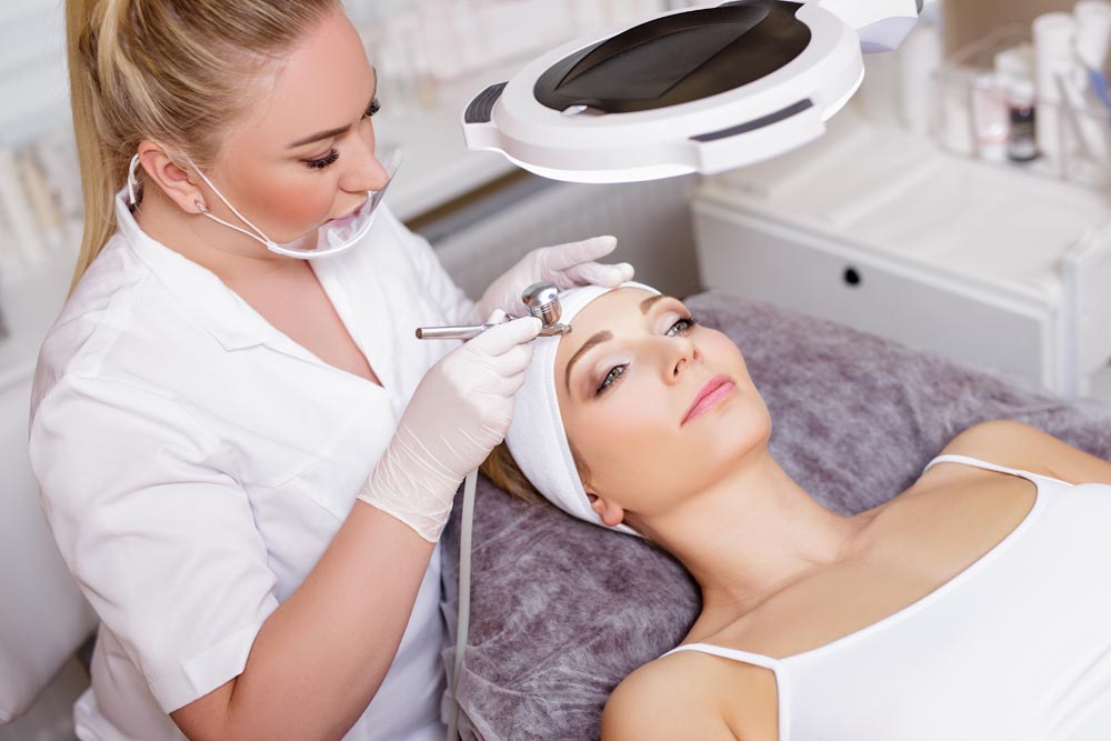 Oxygen Facial- Is OxyGeneo Facial a Better Choice than Hydra Facial