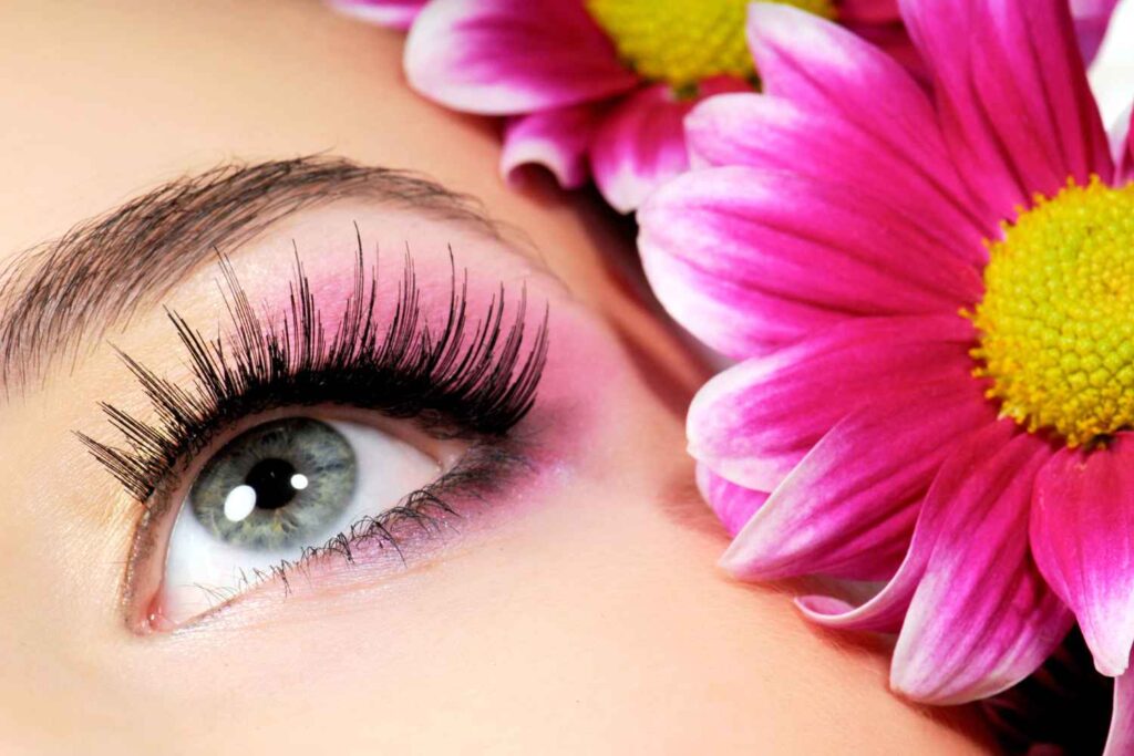 5 Myths About Eyelash Extensions Debunked