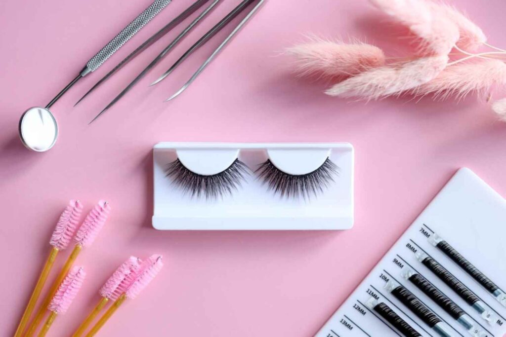 Types of Eyelash Extensions Silk Mink Synthetic