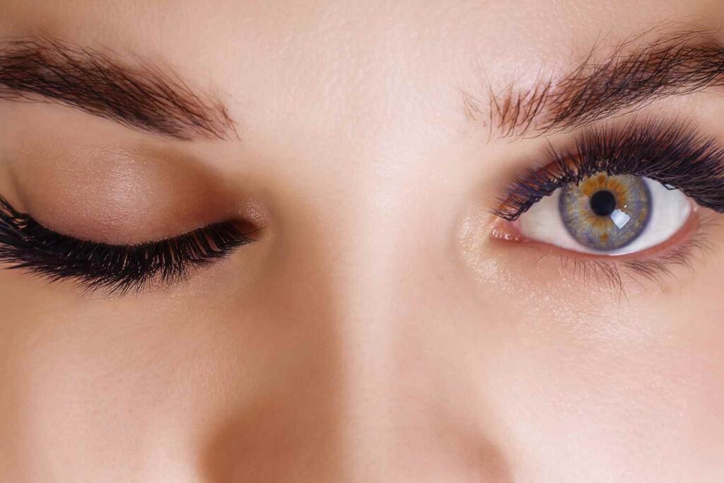 the world of eyelash extensions