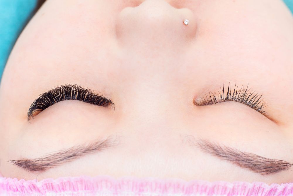 Hybrid 5D volume lash extensions with fluffy dramatic lashes in Manhattan NYC