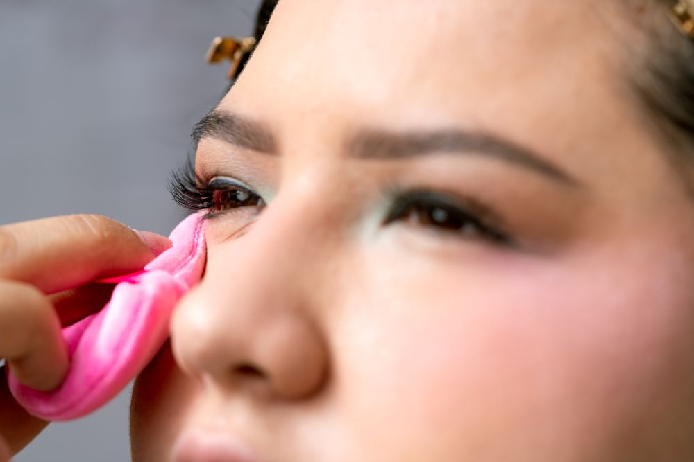 Safe Eyelash Extension Removal Service Protecting Natural Lashes