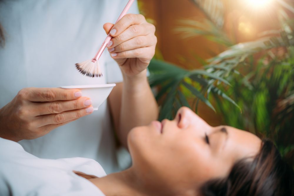 Proper eyelash extension aftercare and lash cleaning in Downtown Manhattan